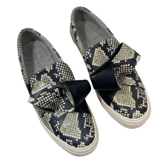 NINE WEST Women's Leather Faux Snakeskin Slip Ons Size 8.5 Med Sneakers Bows EUC - Picture 1 of 14